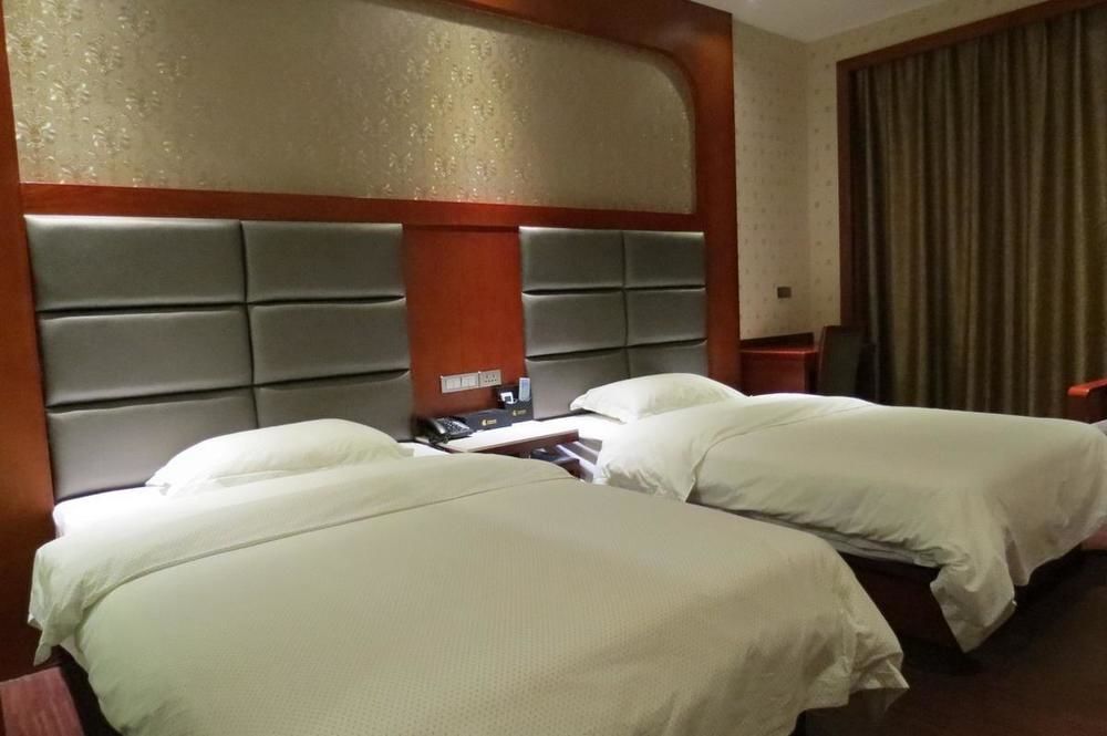 Longwang Business Hotel Liuzhou מראה חיצוני תמונה
