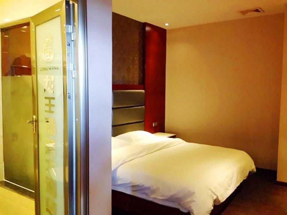 Longwang Business Hotel Liuzhou מראה חיצוני תמונה