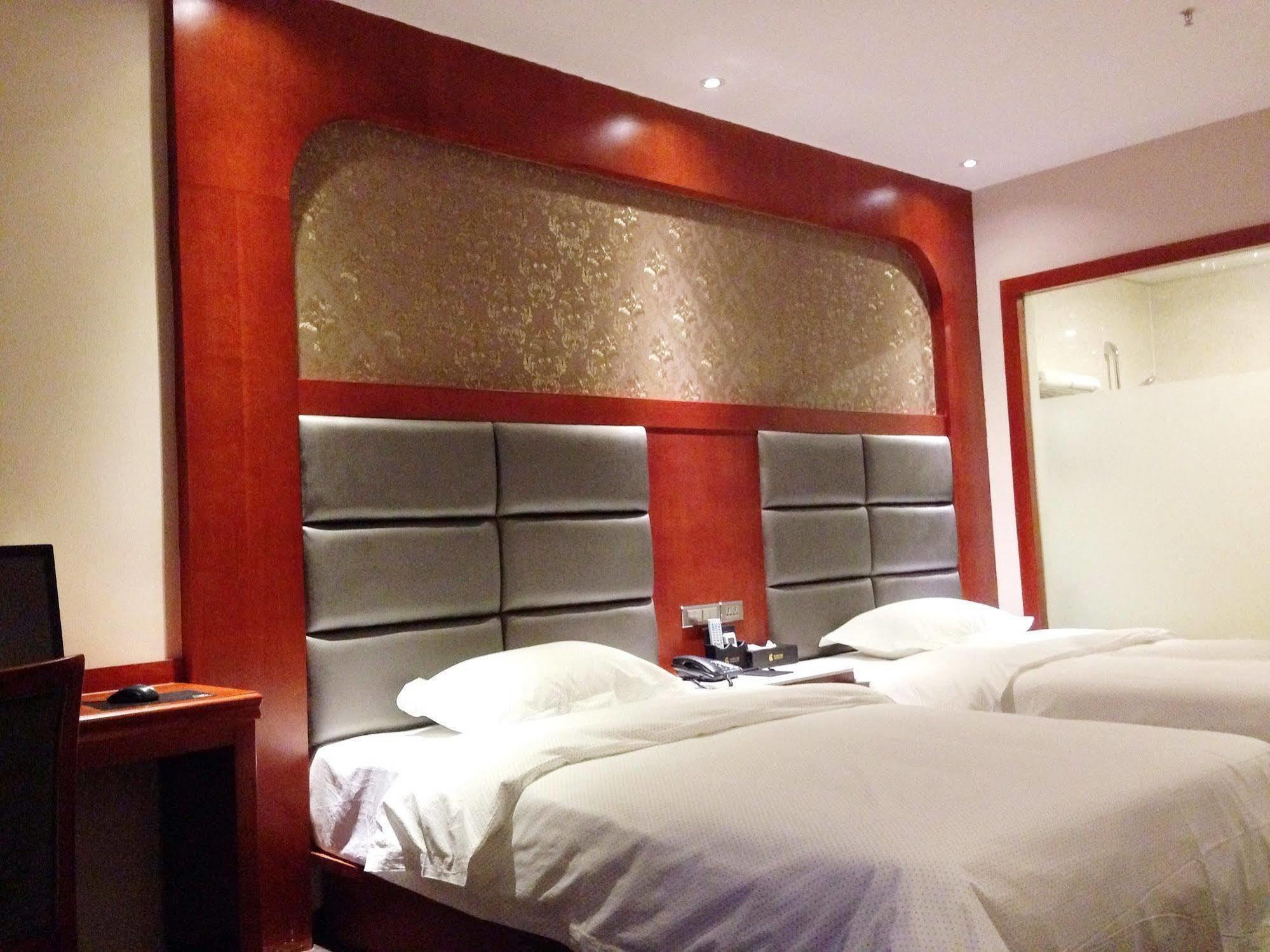 Longwang Business Hotel Liuzhou מראה חיצוני תמונה