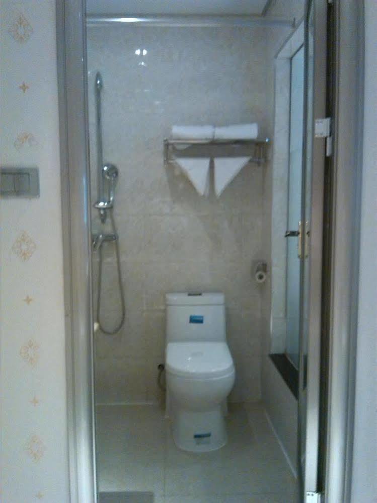 Longwang Business Hotel Liuzhou מראה חיצוני תמונה