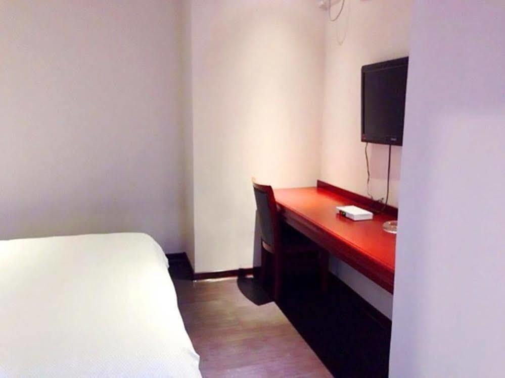 Longwang Business Hotel Liuzhou מראה חיצוני תמונה