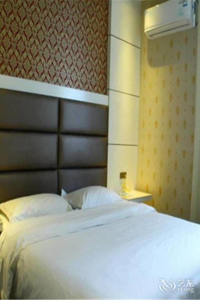 Longwang Business Hotel Liuzhou מראה חיצוני תמונה